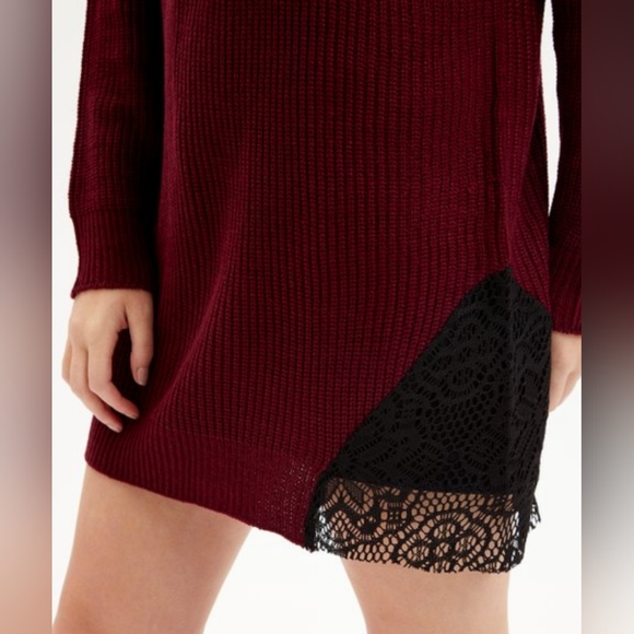 NEW Burgundy & Black Lace Cutout Turtleneck Sweater Dress M - Picture 2 of 3